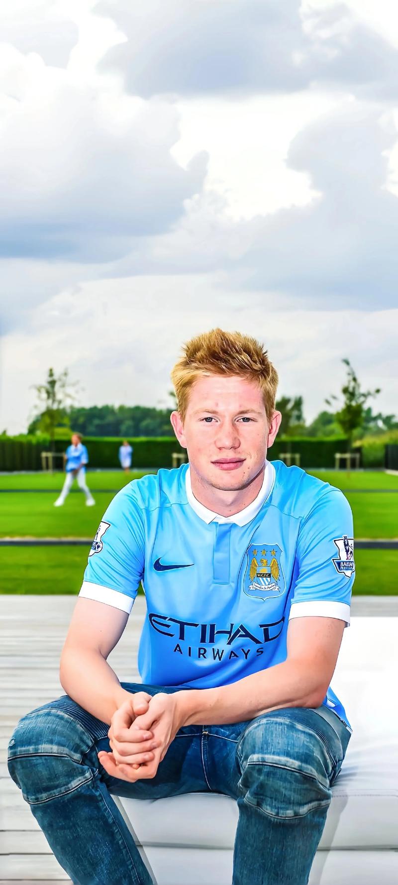 避免附加赛停赛，意媒：染黄的泽林斯基可能轮休波兰末轮比赛